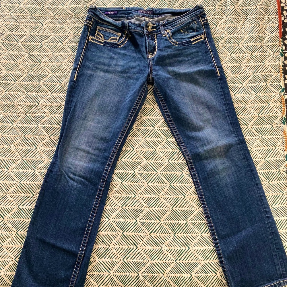 Woman’s Vigoss jeans in excellent like new condition. Size 13/32